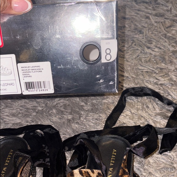 Leopard Print Sandals with Black Ties - Picture 5 of 8